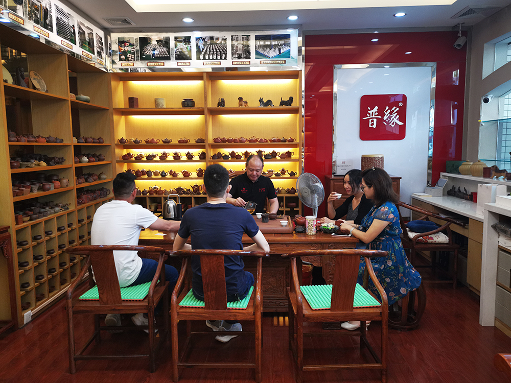 庆祝勐海老班章茶业有限公司中山东区店迁址正式营业！